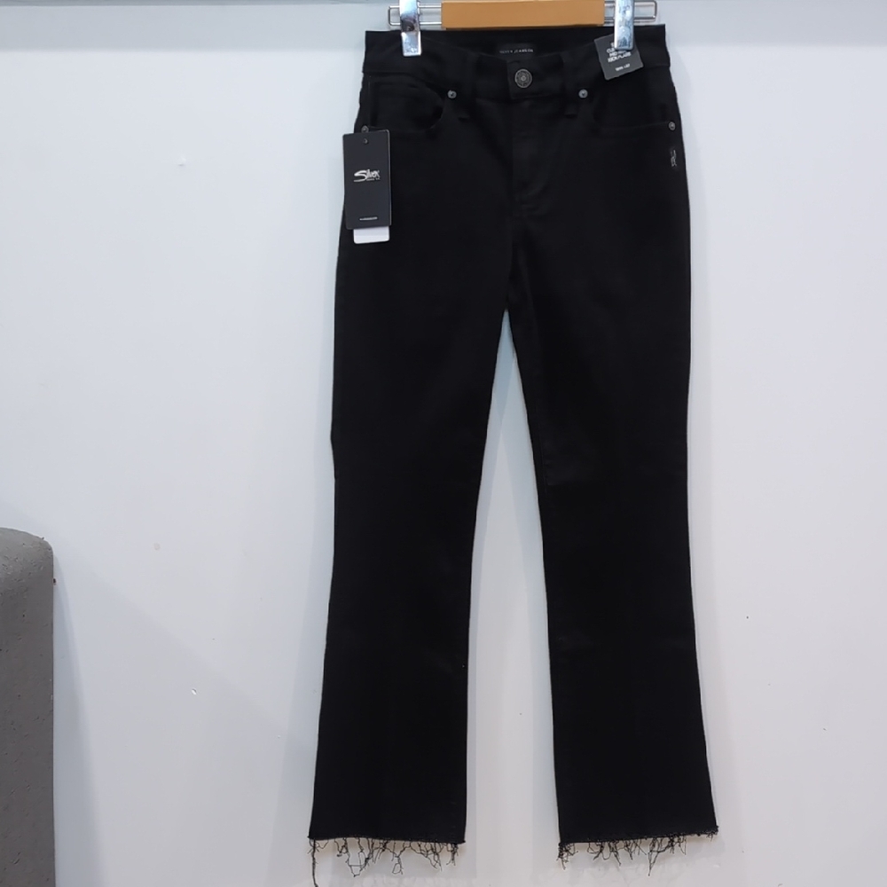 SILVER JEANS | Women's Black Suki Mid-Rise Kick Flare Frayed Hem Cropped Jeans - Picture 4 of 9